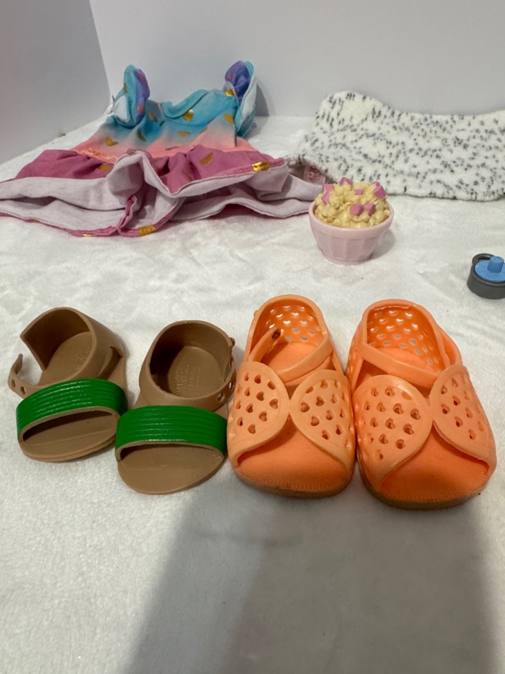 Og our generation doll accessories lot of 10 piece shoes purse, blanket and more - Picture 2 of 8